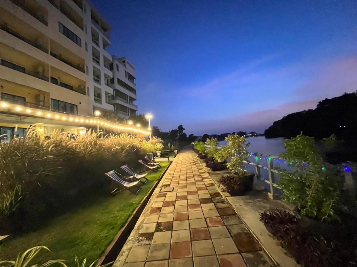USABAI Riverside Boutique Hotel Chanthaburi Extérieur photo